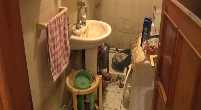 Bu evden bir kamyon çöp çıktı